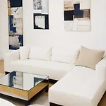 White Lounge Haustor *