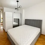 White Lounge Haustor Apartment *