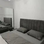 Apartment White Lounge Haustor