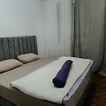 White Lounge Haustor Apartment Podgorica