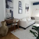 White Lounge Haustor