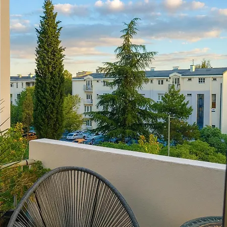 White Lounge Haustor Podgoriçe