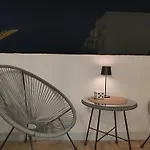 White Lounge Haustor *