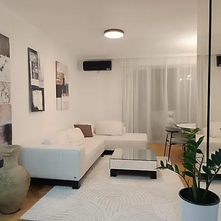 White Lounge Haustor *