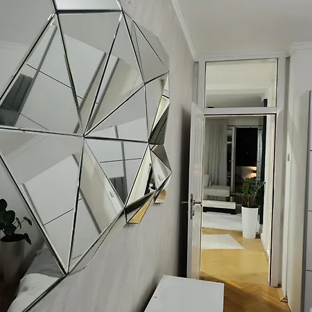 Apartment White Lounge Haustor *