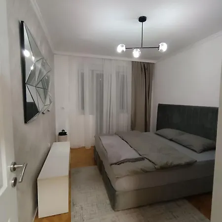 White Lounge Haustor * Podgorica