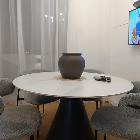White Lounge Haustor Apartment *