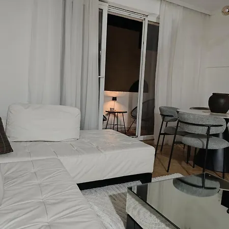 White Lounge Haustor Apartment *