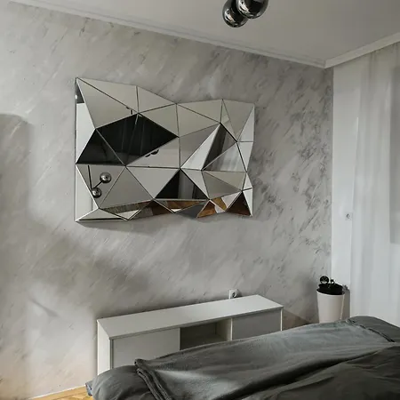 White Lounge Haustor *