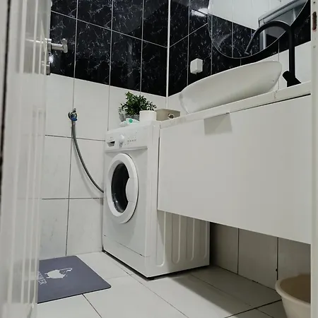 White Lounge Haustor Podgorica