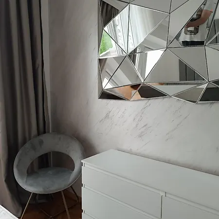 White Lounge Haustor Apartment