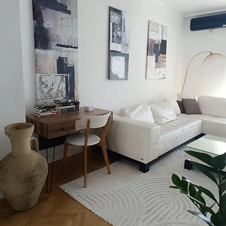 White Lounge Haustor