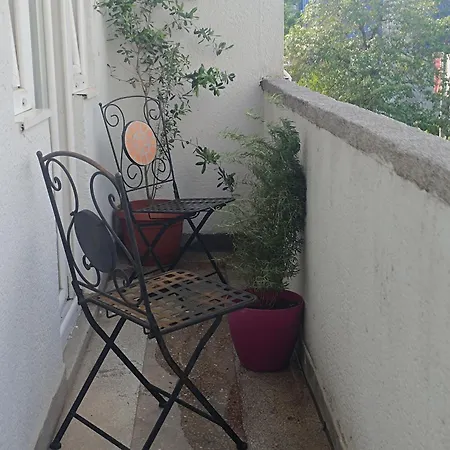 White Lounge Haustor Apartment