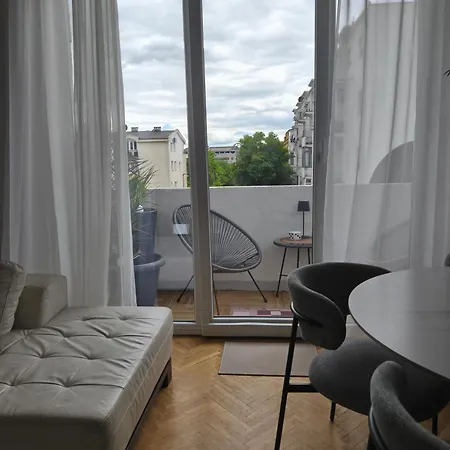 Apartment White Lounge Haustor *
